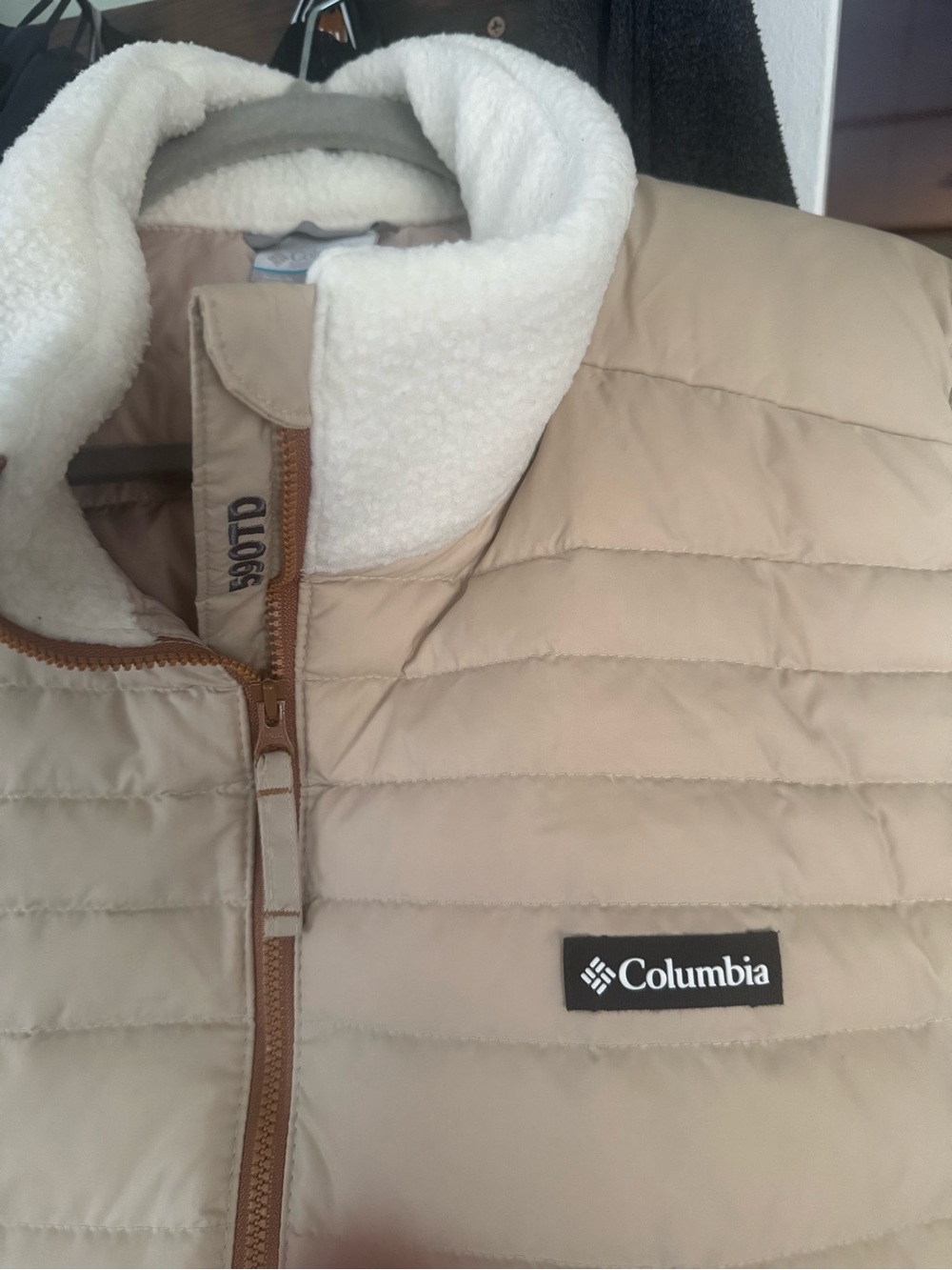 Columbia 590td Beige and Cream Quilted Puffer Jacket XL - Picture 4 of 4
